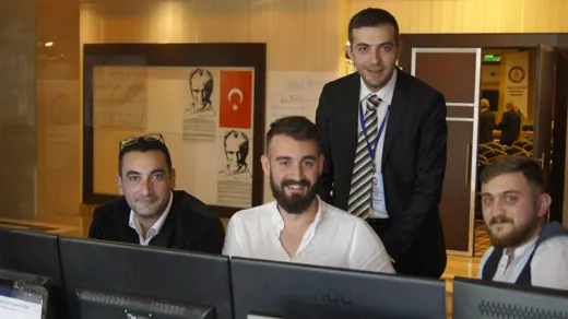 Sürücü Medya sektör etkinliği ve fuar standı fotoğrafı 6