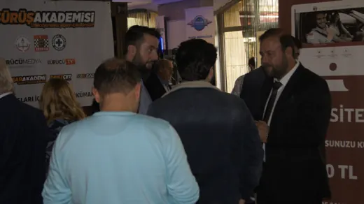Sürücü Medya sektör etkinliği ve fuar standı fotoğrafı 8